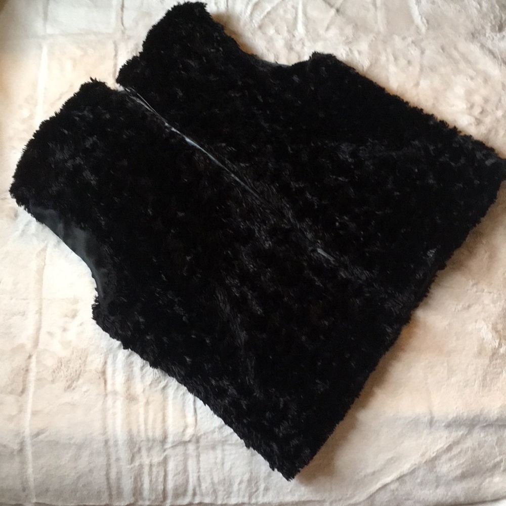 Gorgeous Black Cejon Faux Fur Soft Vest